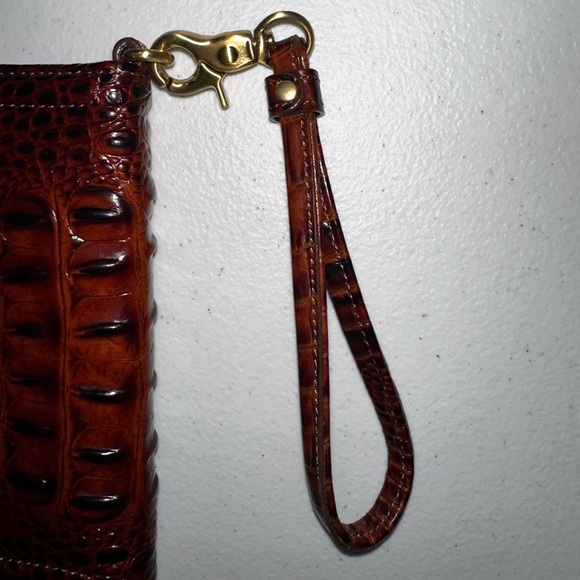 NWOT Brahmin Croc Embossed brown Leather Wristlet in Classic Pecan Melbourne - Picture 3 of 14